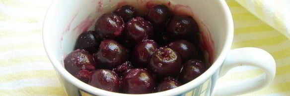 десерт из запеченной ряженки с вишнями и шоколадом