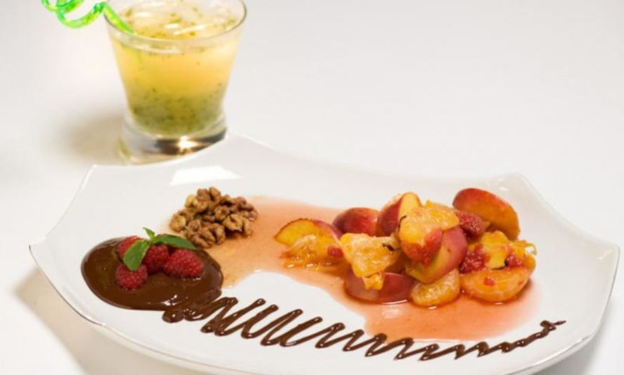 Рецепт фруктов с острым шоколадным соусом