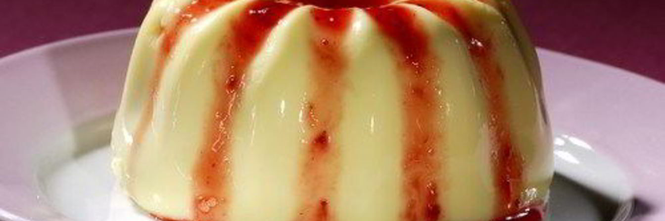 Гранатовая панна-котта с пахтой