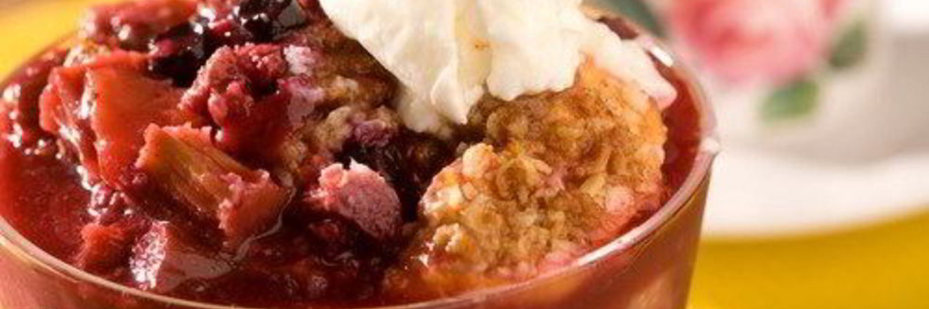 Грушевый крамбл с клюквой