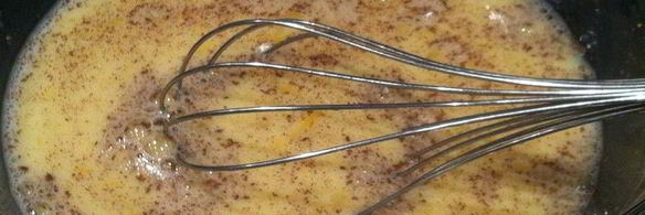 хлебный пудинг с яблоками и черникой