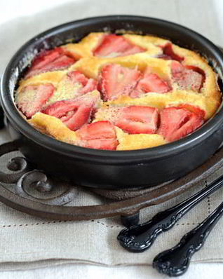 Клафути с клубникой