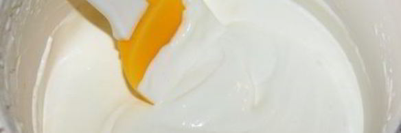 бисквит на горячем молоке со сметанно-йогуртовым кремом