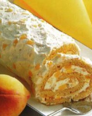 Бисквитный рулет с персиковым кремом