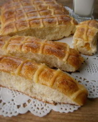 Булочки с заварным кремом и персиком