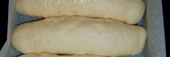 булочки с заварным кремом и персиком