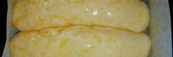 булочки с заварным кремом и персиком