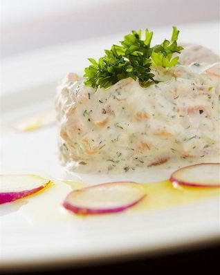 Копченый лосось в сливочном креме