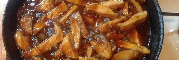 курица в соусе с кремовой кашей