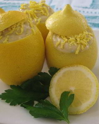 Лимоны, фаршированные кремом из тунца