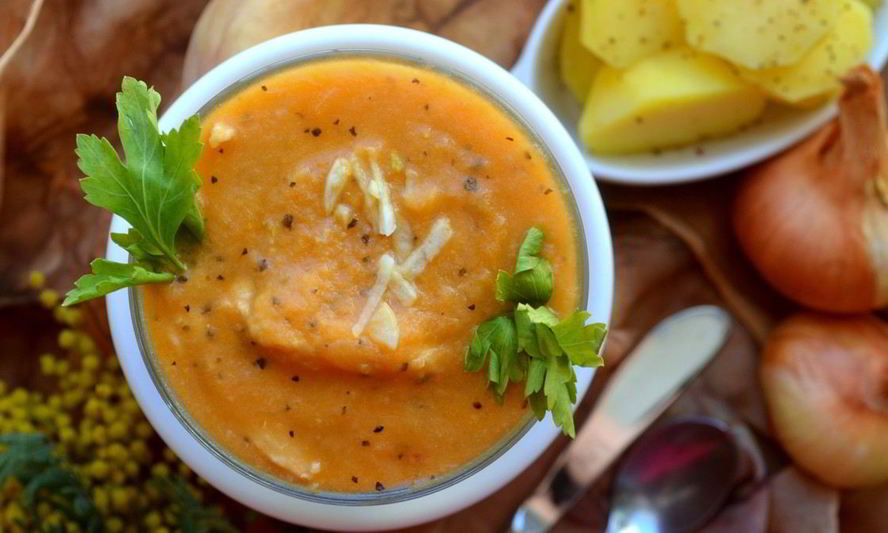 Рецепт луково-томатного крем с курицей