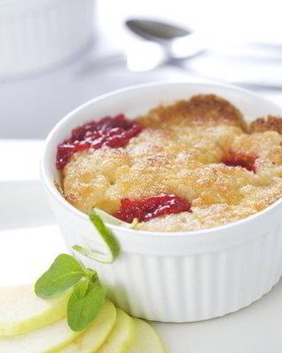 Печеный заварной крем с малиной