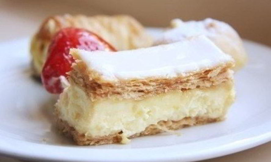 Рецепт полосок из слоеного теста с кофейным кремом