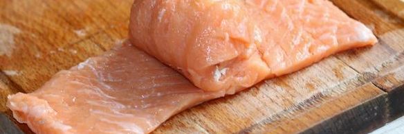 рулетики из лосося с кремом из рикотты