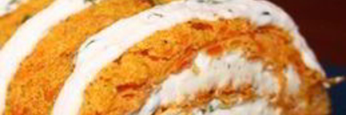 Рыжий рулетик с творожным кремом и рыбкой