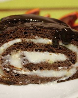 Шоколадный рулет с кремом из манки