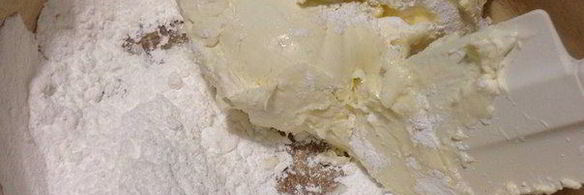 синнабон — булочки с корицей и сливочным кремом сверху