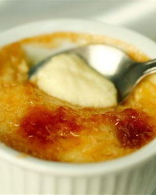 Сливочный манный пудинг в стиле крем-брюле