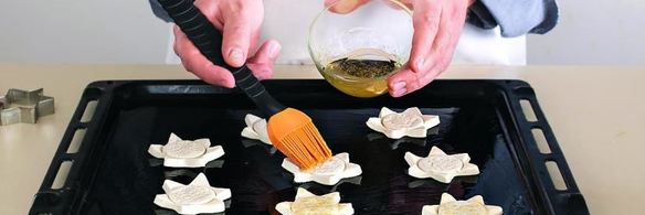 слоеные корзиночки с клубникой и кремом шантильи