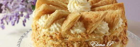 слоеные трубочки с посыпкой и белковым кремом