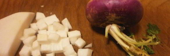 тортеллини из зеленого теста с начинкой из креветок и кремом из редьки