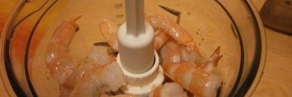 тортеллини из зеленого теста с начинкой из креветок и кремом из редьки