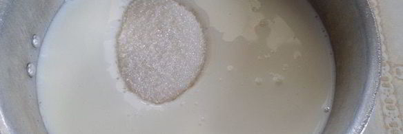 трайфл с рисовым кремом, клубникой и бананом