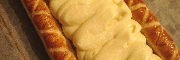 винные груши с кремом муслин на слоеном тесте