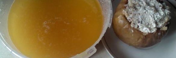 яблоко запеченное со сметанным кремом