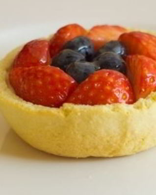 Ягодные корзиночки с заварным кремом