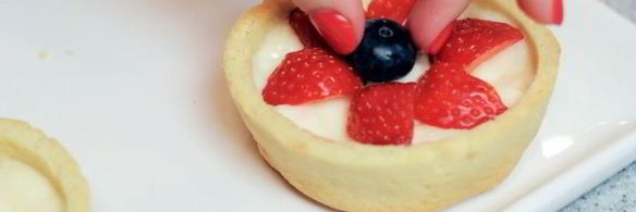 ягодные корзиночки с заварным кремом