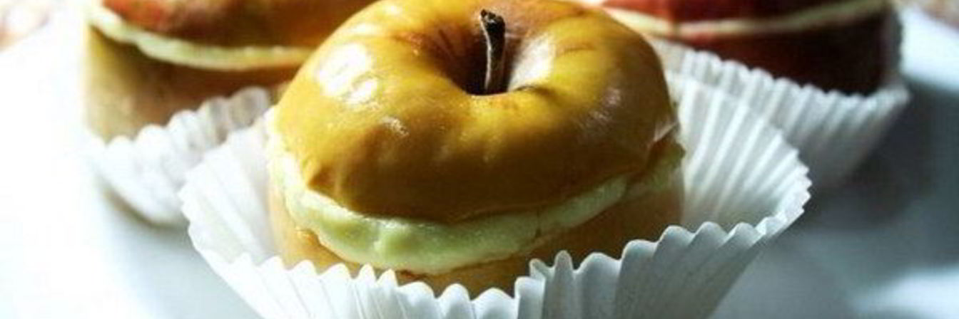 Запеченные яблоки с творожным кремом