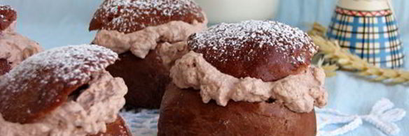 малиновые и шоколадные пышки