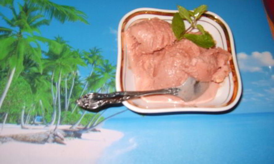 Рецепт карамельно-вишневого мороженое с корицей