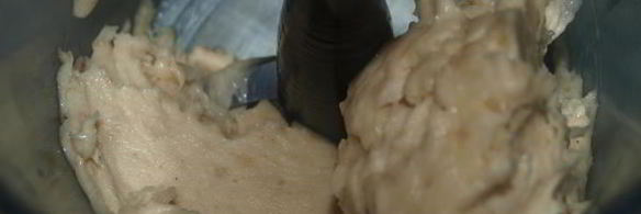 мороженое из топленого молока с шоколадной крошкой