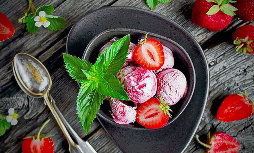 Рецепт мороженого из запеченной клубники