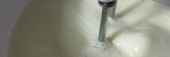 мороженое из зеленого чая с мятой и корицей