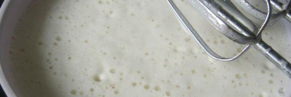 мороженое из зеленого чая с мятой и корицей