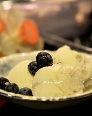 Мороженое рикотта на меду