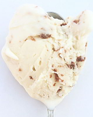 Мороженое с бейлисом, бренди и крошкой молочного шоколада