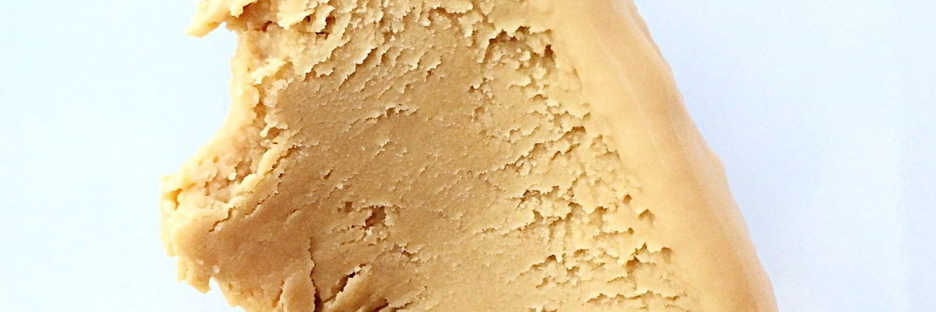 Мороженое с карамелизованным белым шоколадом