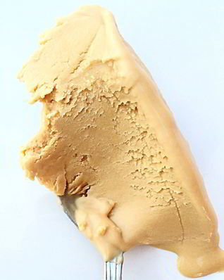 Мороженое с карамелизованным белым шоколадом