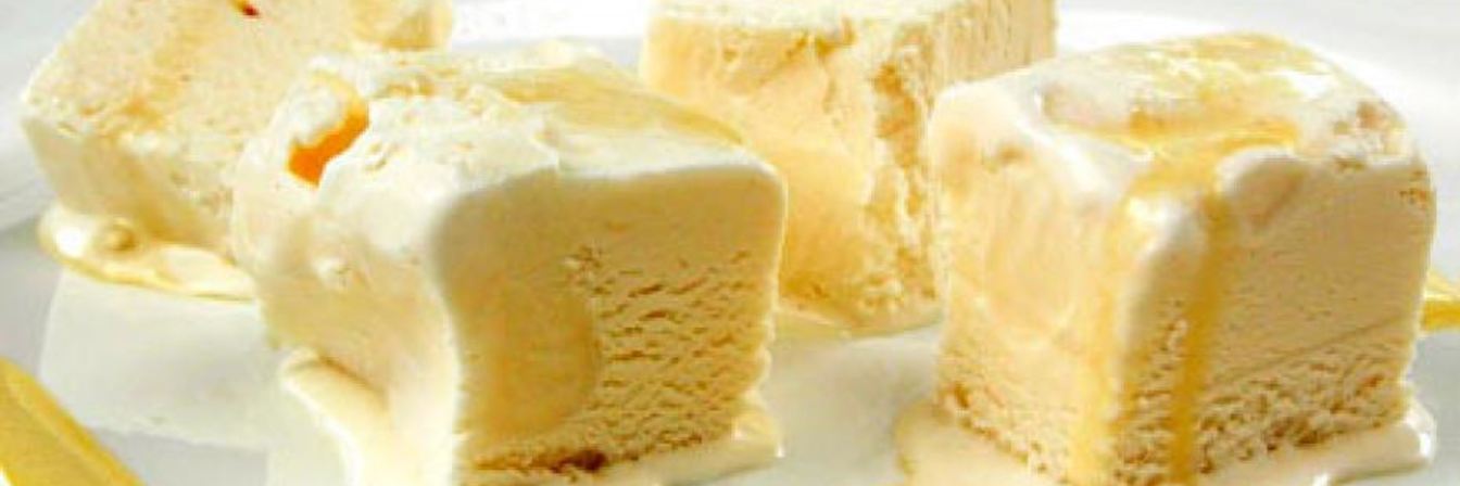 Мороженое с коньячным соусом