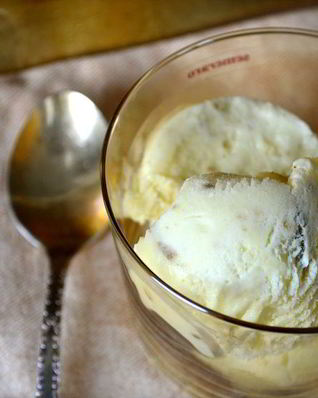 Мороженое с орешками