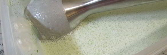 мятное мороженое с кусочками шоколада