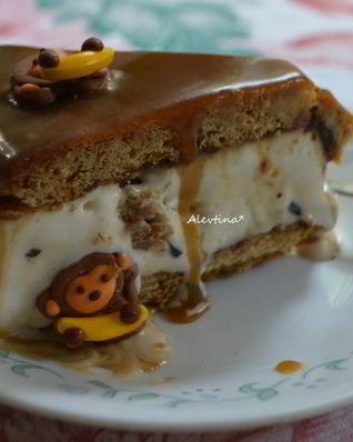 Торт-мороженое с ирисовым соусом