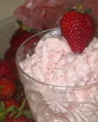Творожно-клубничное мороженое
