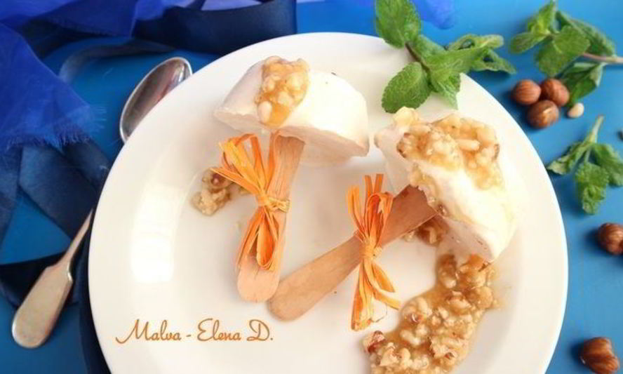 Рецепт творожного мороженого с мягким грильяжем