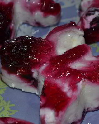 Панна котта с ягодным соусом