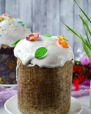 Дрожжевой кулич